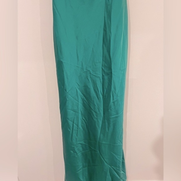 NWT AQUA Satin Cowl Open Back Gown - evening dress size 4 emerald - Picture 8 of 13